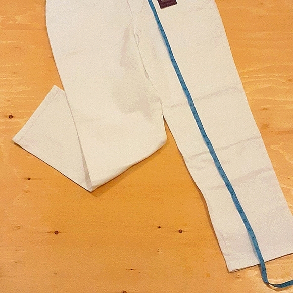 3 for $25 Bundle Sale- NWT Gloria Vanderbilt Jeans, Size 12P - Picture 3 of 15